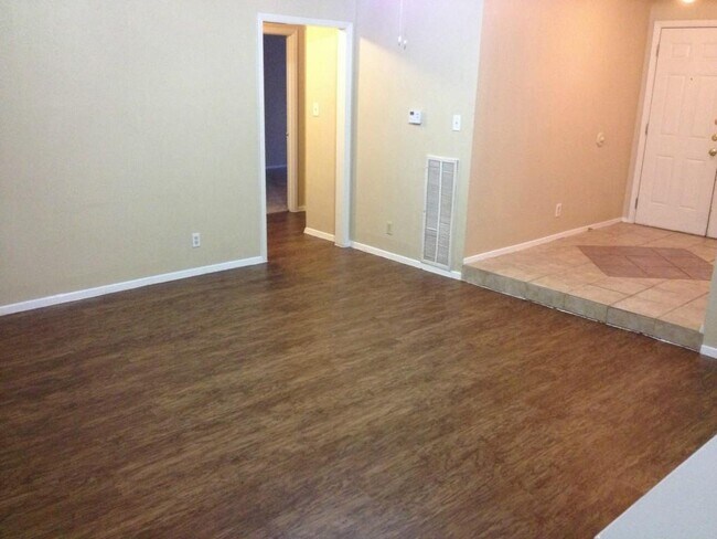 Building Photo - 7100 Meadow Run