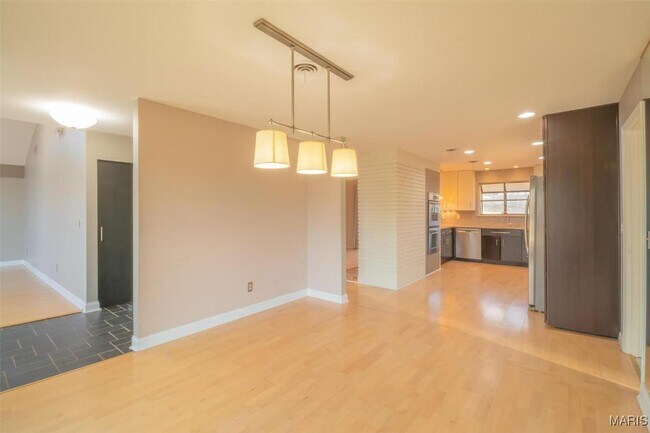 Building Photo - 507 Glenmeadow Dr
