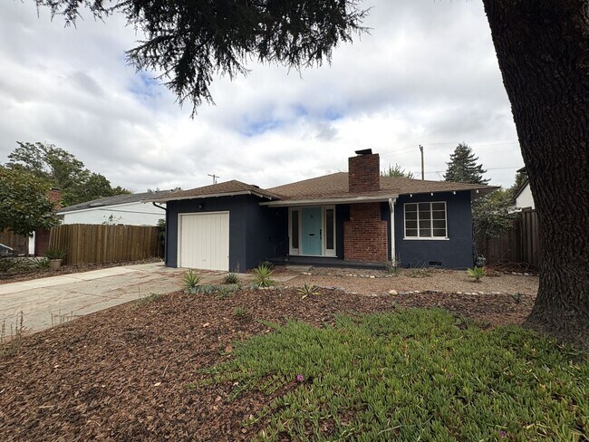 Building Photo - Charming 3-Bedroom Home on Embarcadero Roa...