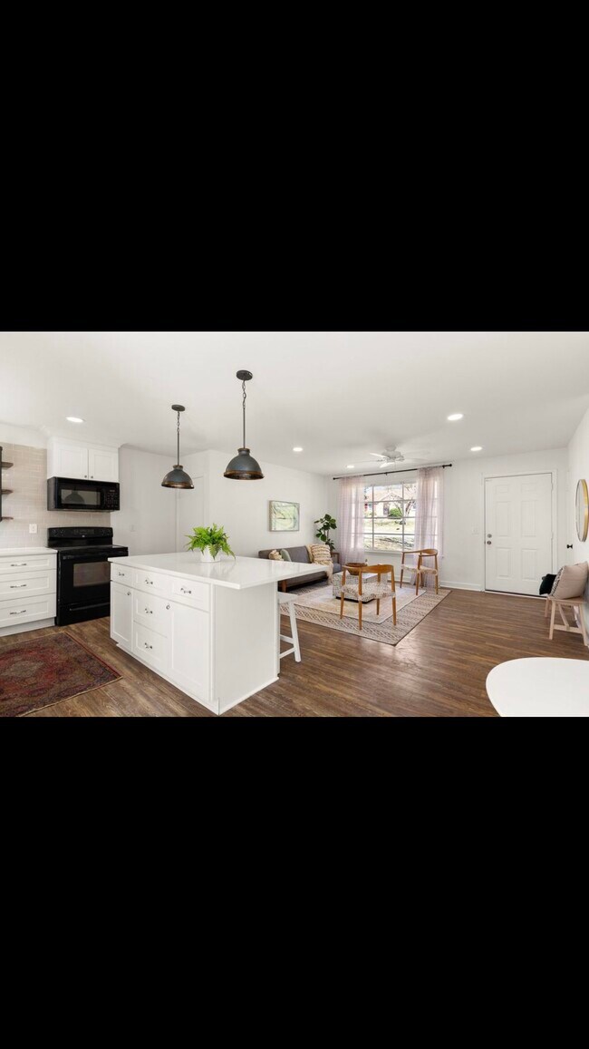 Building Photo - 5017 McLendon Dr