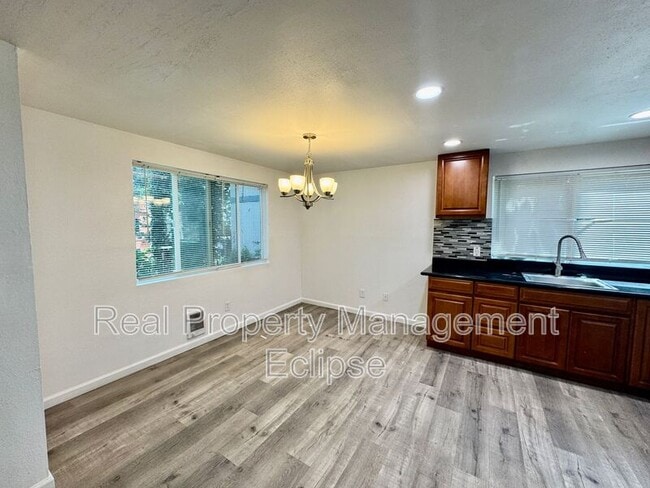 Building Photo - 1701 Sturgus Ave S