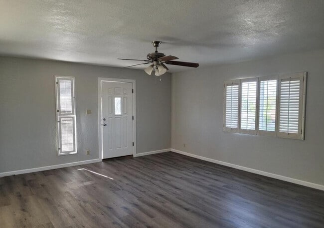 Building Photo - 17019 E Calle Del Oro