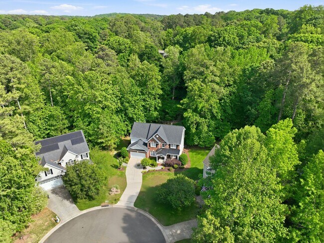 Building Photo - Gorgeous and Spacious 5 Bedroom Home, Cul-de-sac lot, Vaulted Ceilings, Large Backyard, Stunning ...