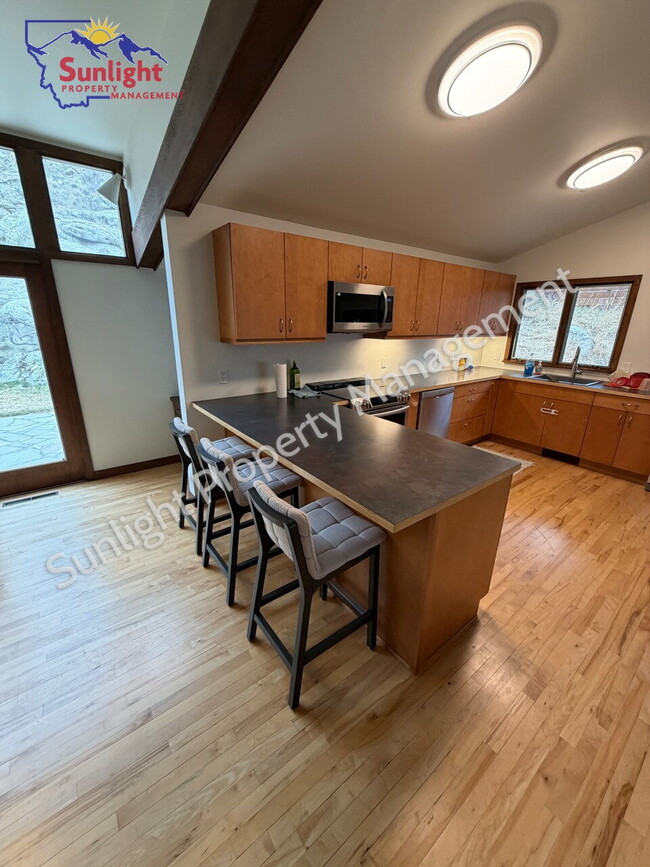 Building Photo - Beautifully Remodeled Home Nestled in the Billings Rims