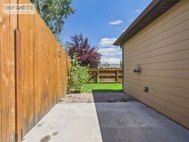 Building Photo - 50 Sage Bloom Ct