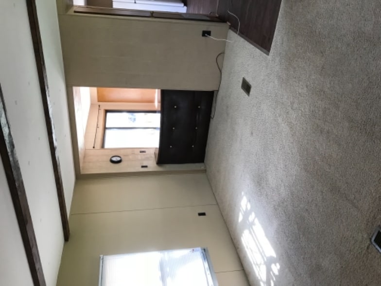 Building Photo - 833 Lovell Rd