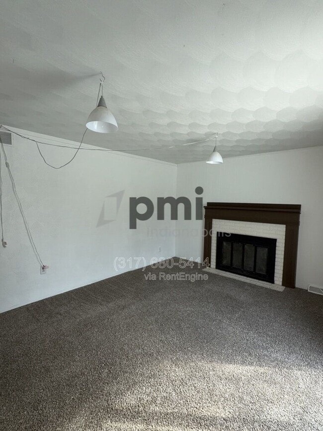 Building Photo - 635 Phaeton Pl