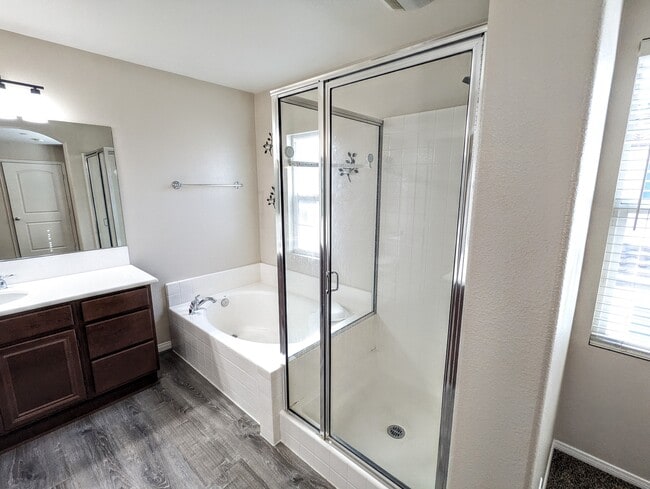 Building Photo - 1406 Mosaic Glen