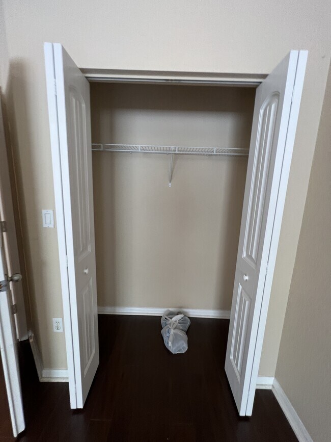 Building Photo - 3530 NW 29th Ct