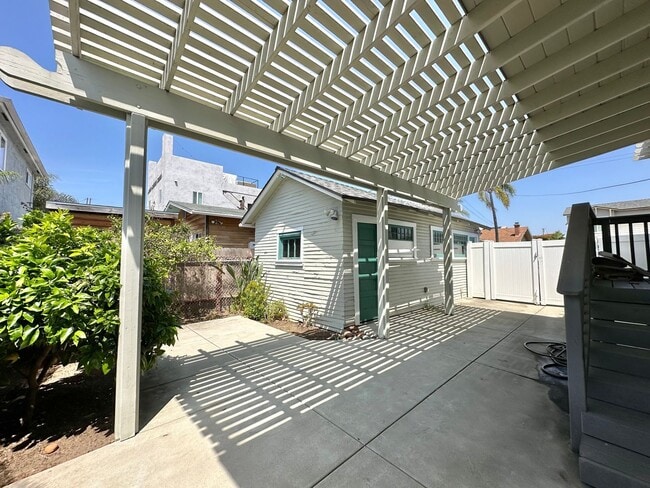 Building Photo - Stunning Craftsman 4 Bd / 2 Bath home in the heart of North Park!!