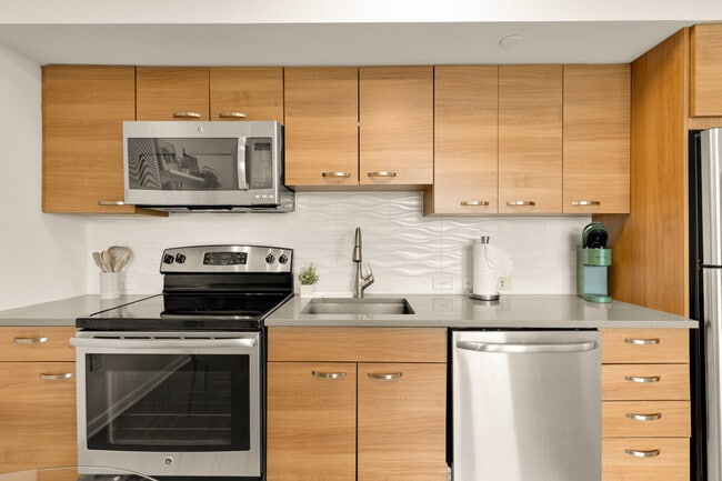 Building Photo - 1548 Spring Hill Rd