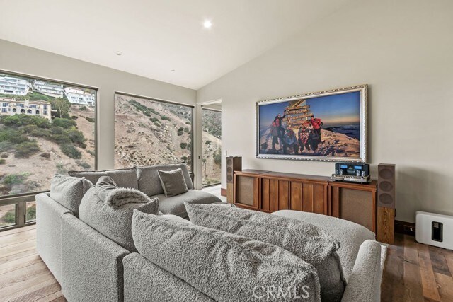 Building Photo - 345 Emerald Bay