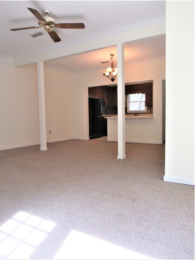 Building Photo - Home Available in Birmingham! Available to View Now! DEPOSIT PENDING!!!