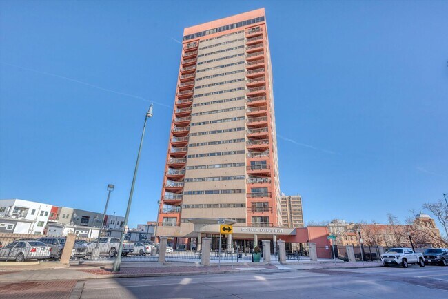 Building Photo - 100 Park Ave W