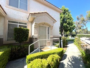 Building Photo - 3 bed, 3 bath located in Ontario, CA!