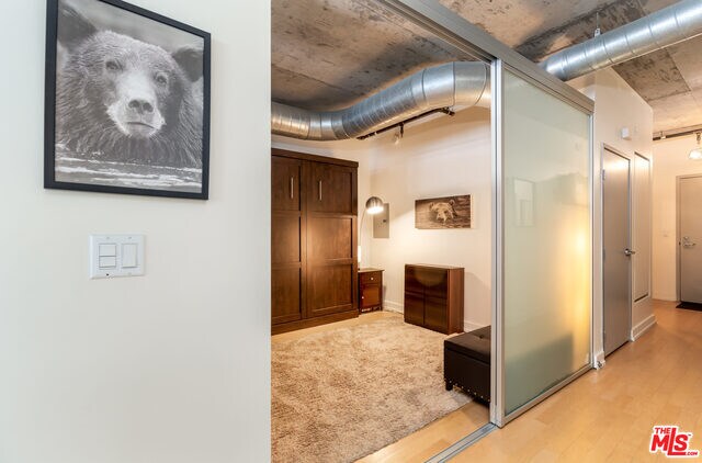 Building Photo - 645 W 9th St