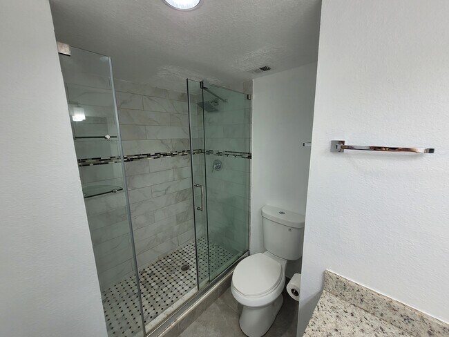 Building Photo - 9143 SW 77th Ave