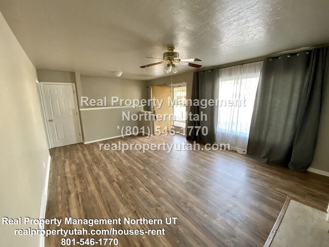 Building Photo - 5 Bedroom 2 Bath Rambler Now Available in ...