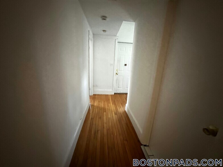 Building Photo - 878 Huntington Ave