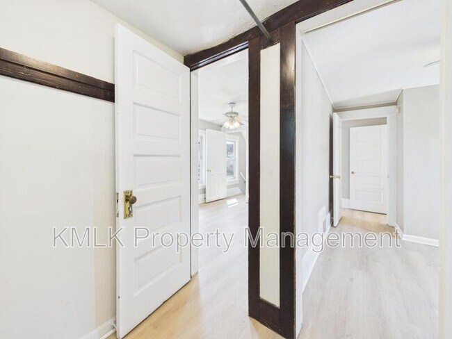 Building Photo - 773 Montana Ave