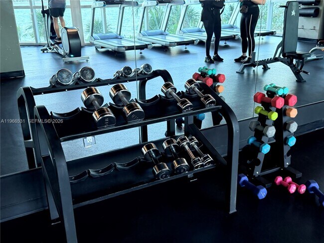 Building Photo - 2101 Brickell Ave