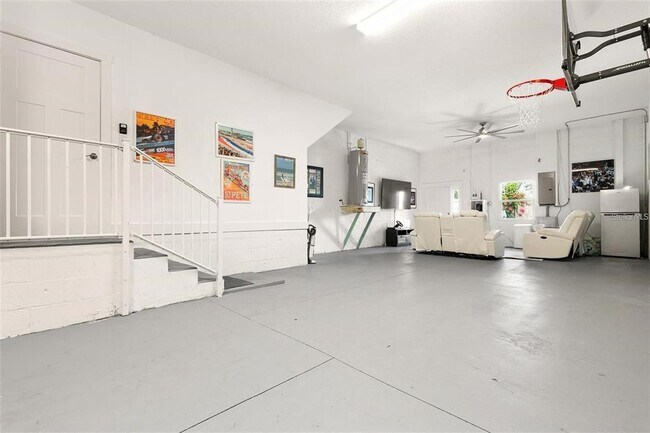 Building Photo - 1237 Savona Dr