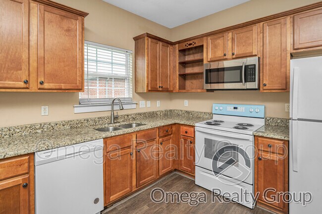 Building Photo - 252 Chesser Park Dr