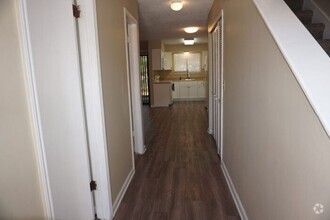 Building Photo - 3 Bedroom 3 Bath Townhome located in Arlin...