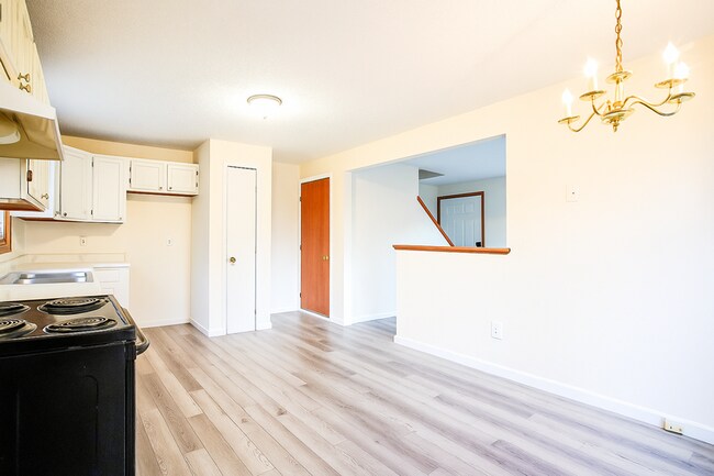 Building Photo - 52 Price St