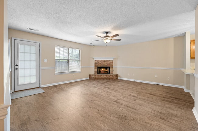 Building Photo - 6787 Chase Cove