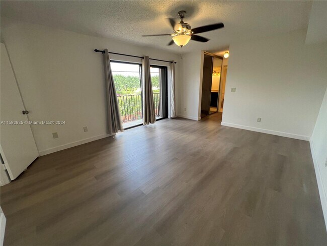 Building Photo - 773 SW 120th Way