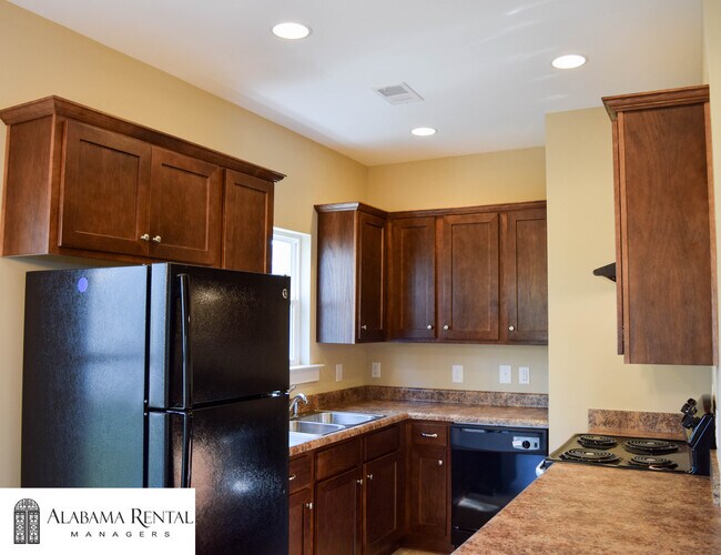 Building Photo - 839 Kent Dr
