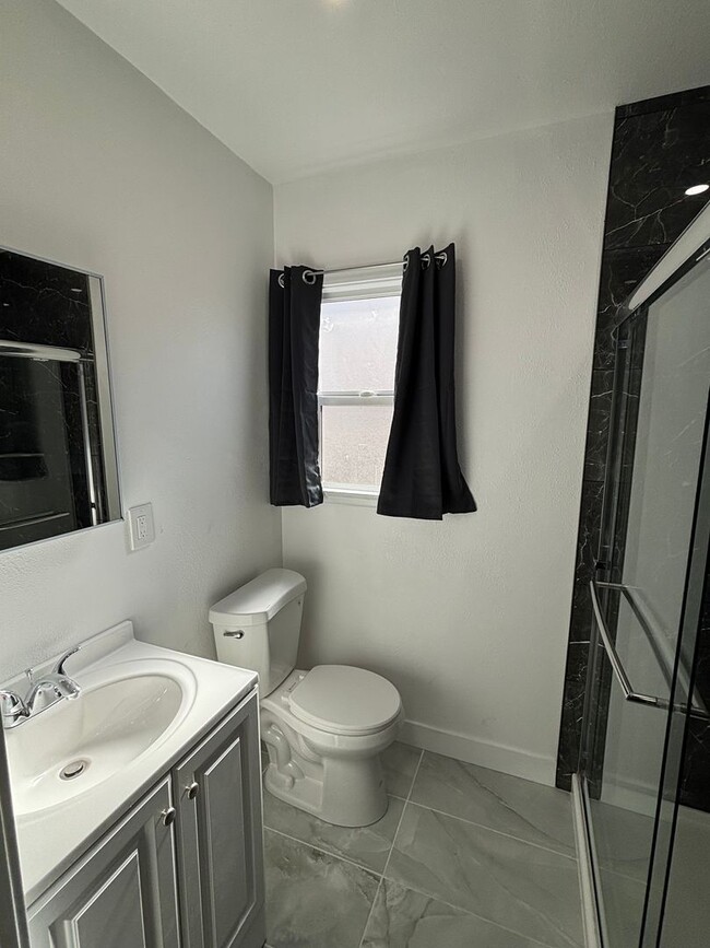 Building Photo - 8933 Elizabeth Ave