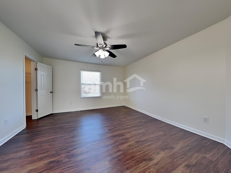 Building Photo - 10718 Anna Ln