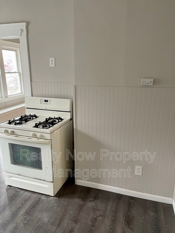 Building Photo - 3302 Woodbridge Ave