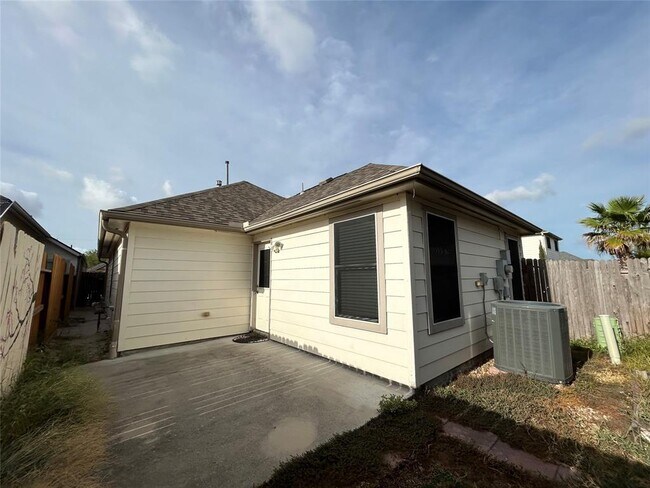 Building Photo - 13218 Southpoint Ln