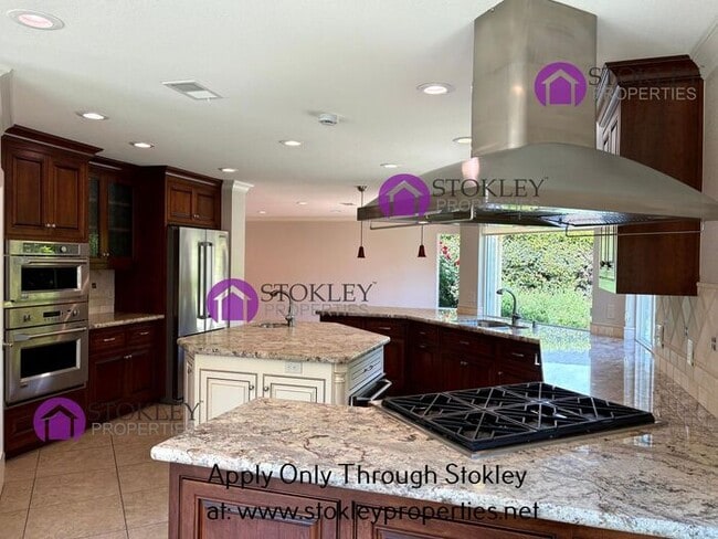 Building Photo - 5958 Vía del Cielo