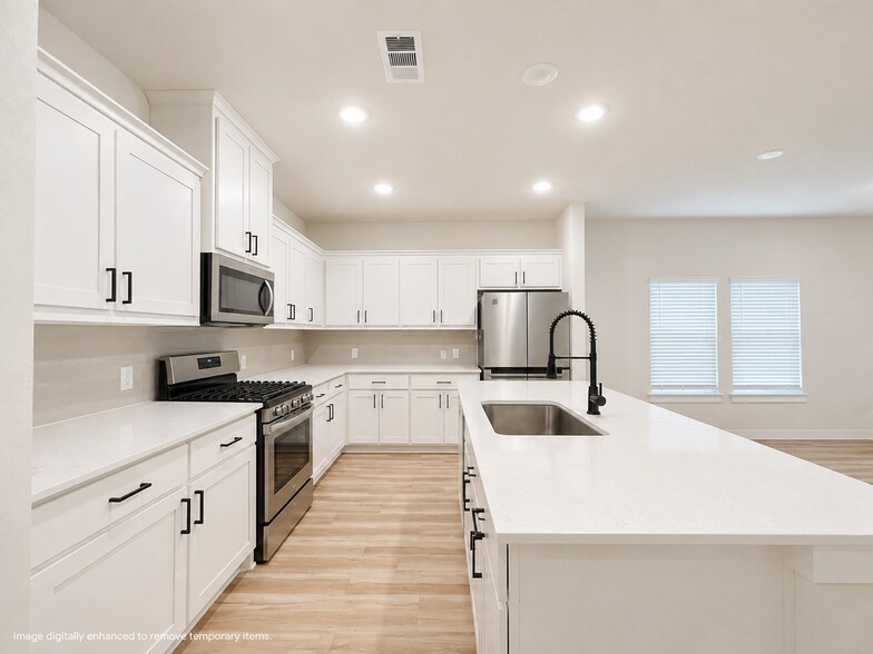 Building Photo - 631 Cari Ln