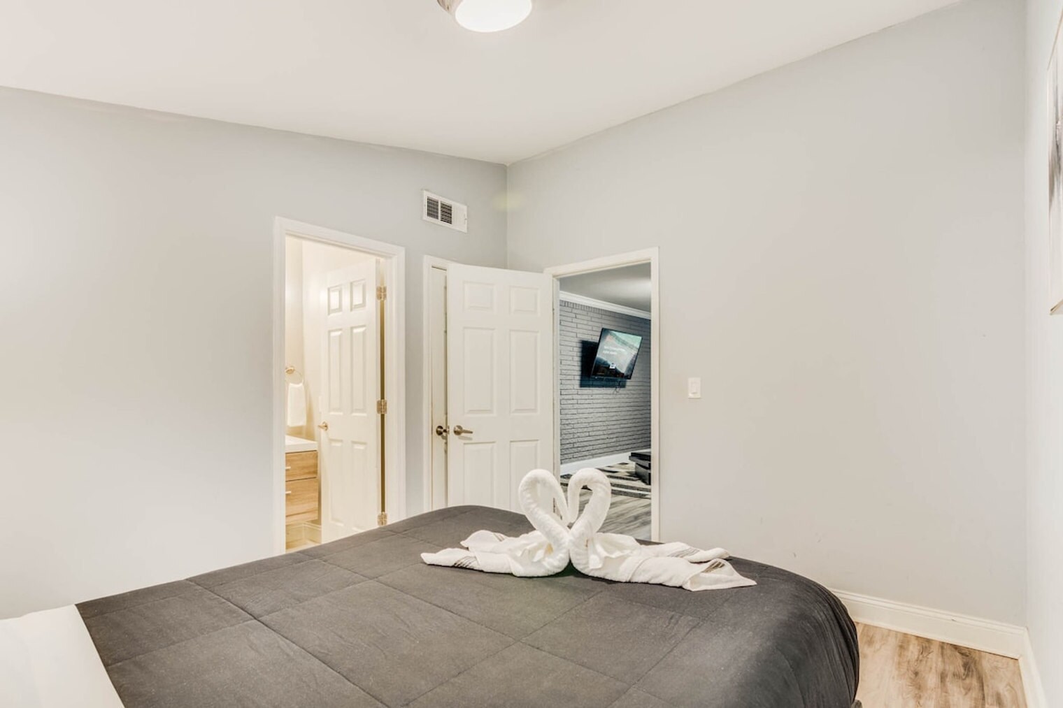 Building Photo - 2640 Casher Dr