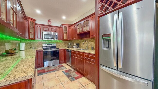 Building Photo - 340 Tamiami Canal Rd