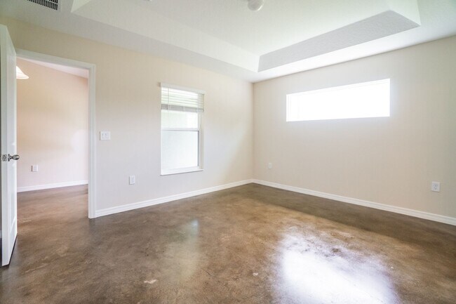 Building Photo - MOVE IN SPECIAL- Beautiful 3/2 Energy Effi...