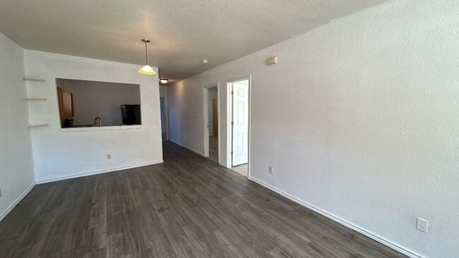 Building Photo - COMING SOON! Cute 3 Bedroom, 1 Bath Close to Downtown San Antonio.