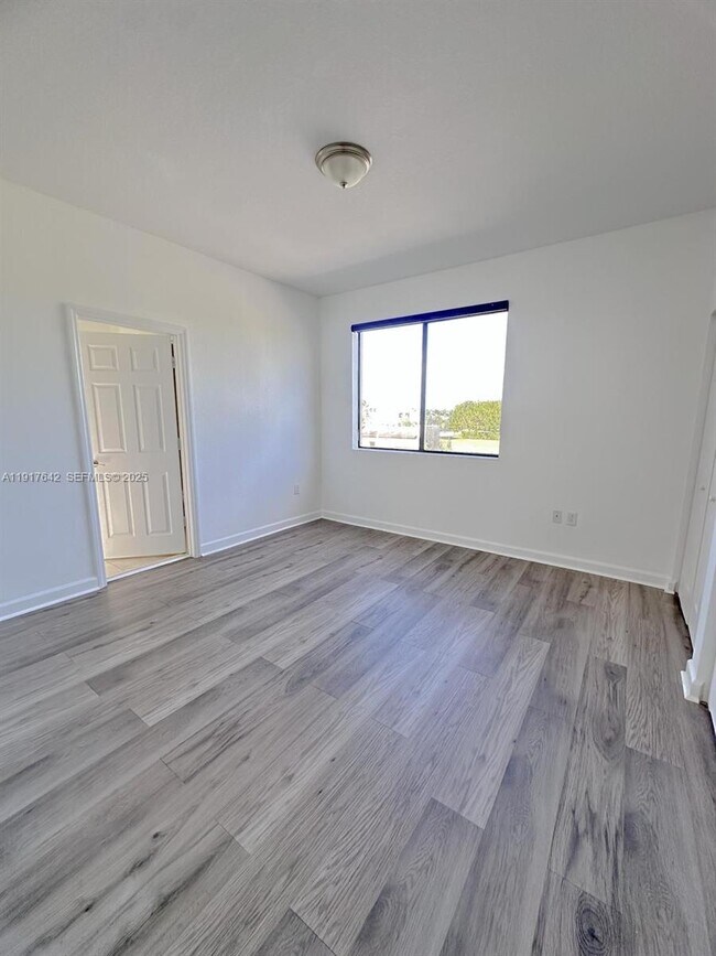 Building Photo - 244 NE 210th Way