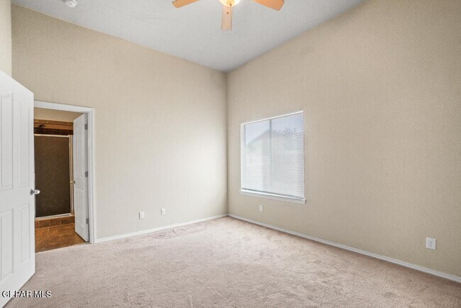 Building Photo - 2932 Pino Triste Dr