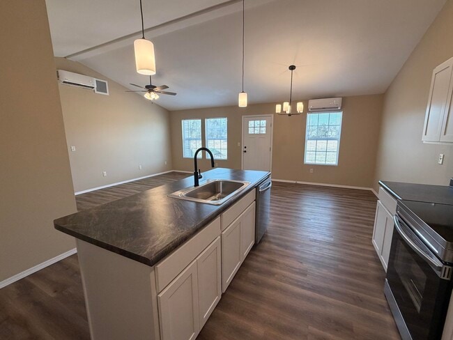 Building Photo - 174 Ruby Ln