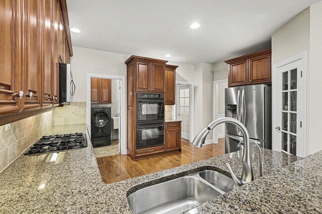 Building Photo - 24829 Reeds Pointe Dr