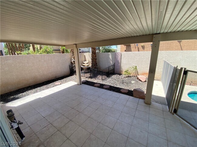 Building Photo - 358 July Jewel Ave