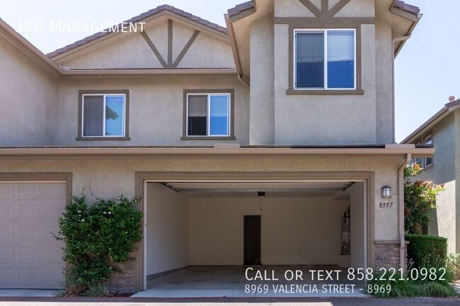 Building Photo - Spacious Townhome w/2 Car Garage in Gated ...