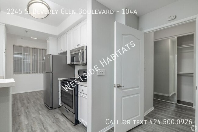 Building Photo - 2245 S Beverly Glen Blvd