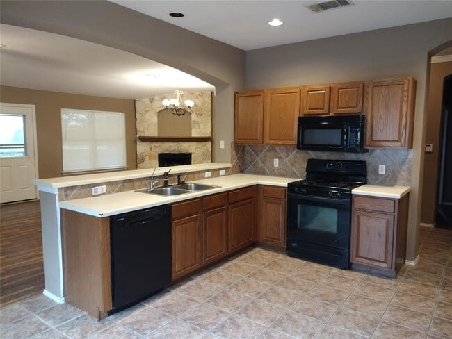 Building Photo - 136 Trinity Dr